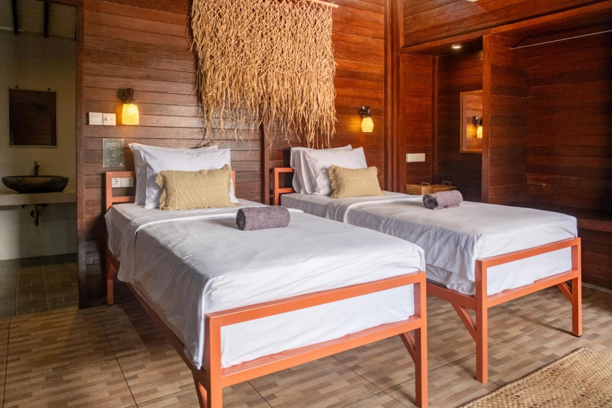 Mad Monkey Nusa Lembongan Exterior foto