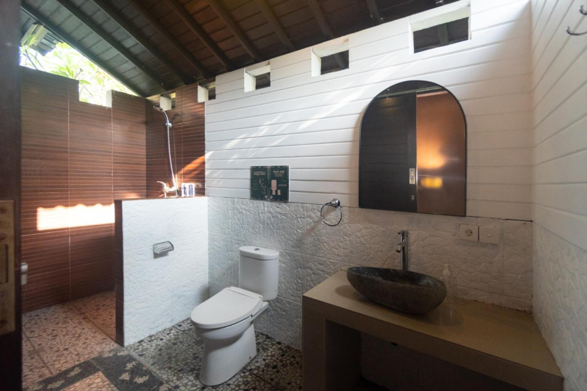 Mad Monkey Nusa Lembongan Exterior foto
